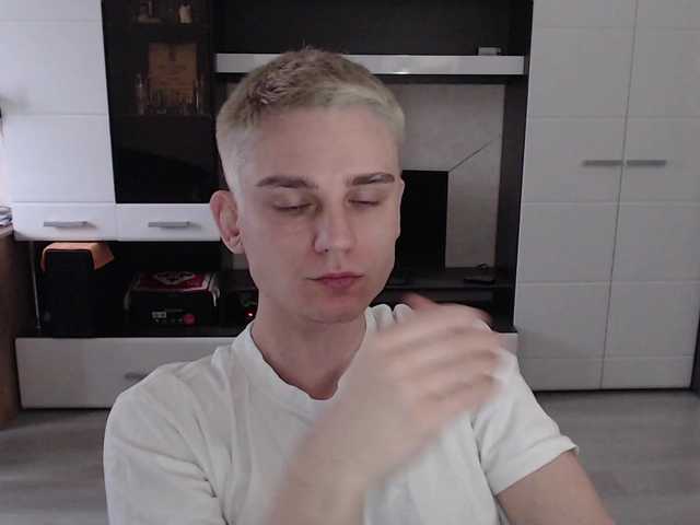 Live sex webcam photo for crybaby282 #291075394