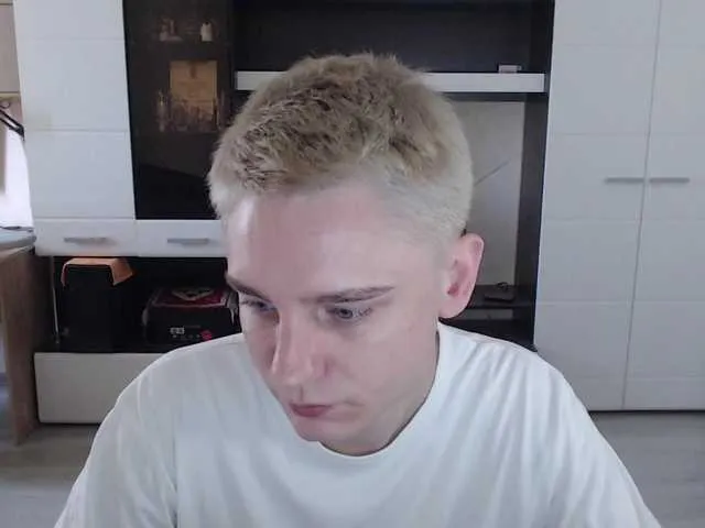 Live sex webcam photo for crybaby282 #291095356