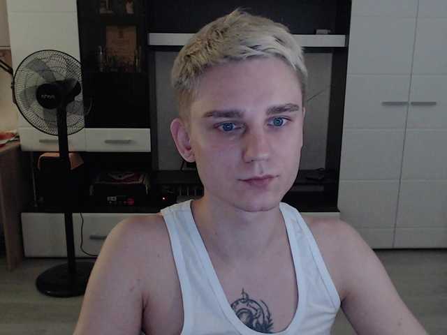 Live sex webcam photo for crybaby282 #291323266