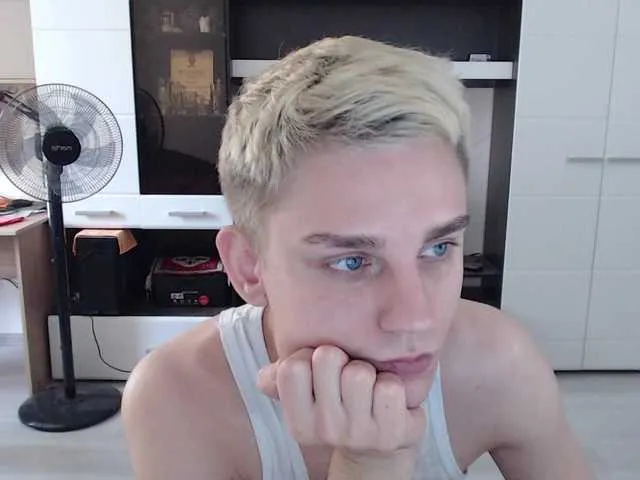 Live sex webcam photo for crybaby282 #291382545