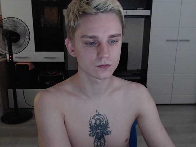 Live sex webcam photo for crybaby282 #291457610