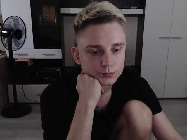 Live sex webcam photo for crybaby282 #291471817