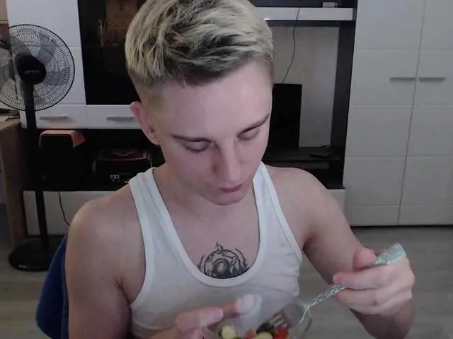 Live sex webcam photo for crybaby282 #291560760