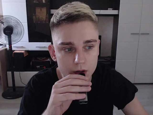 Live sex webcam photo for crybaby282 #291613935