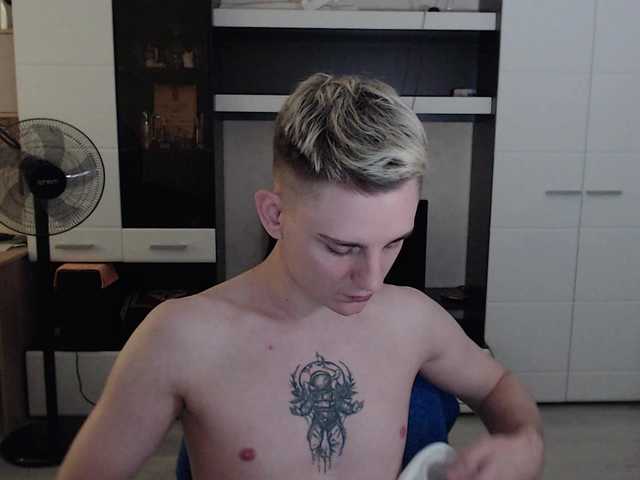 Live sex webcam photo for crybaby282 #291647048