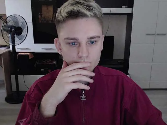 Live sex webcam photo for crybaby282 #291684964