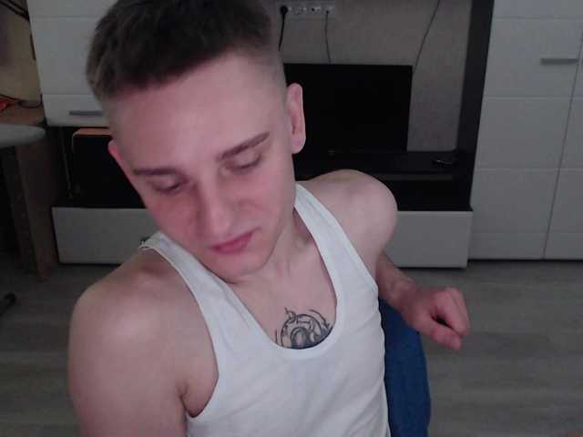 Live sex webcam photo for crybaby282 #291985509