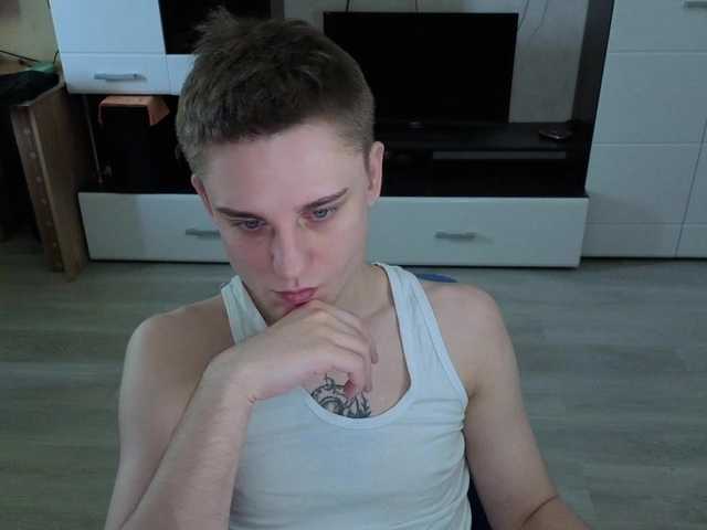 Live sex webcam photo for crybaby282 #292293704