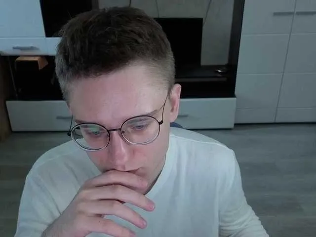 Live sex webcam photo for crybaby282 #292319851