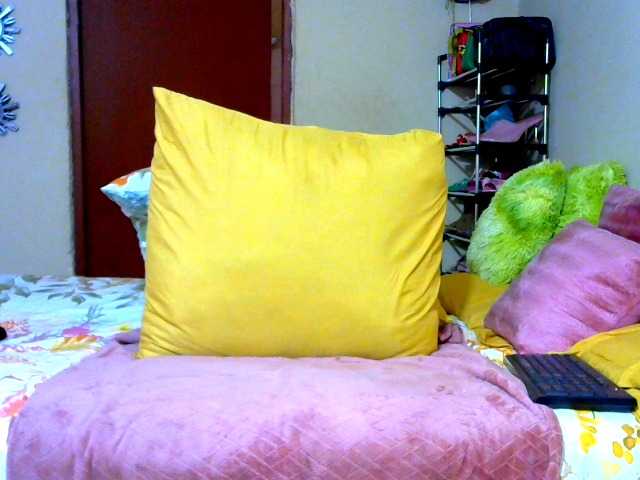 Live sex webcam photo for crystalbee #275714105