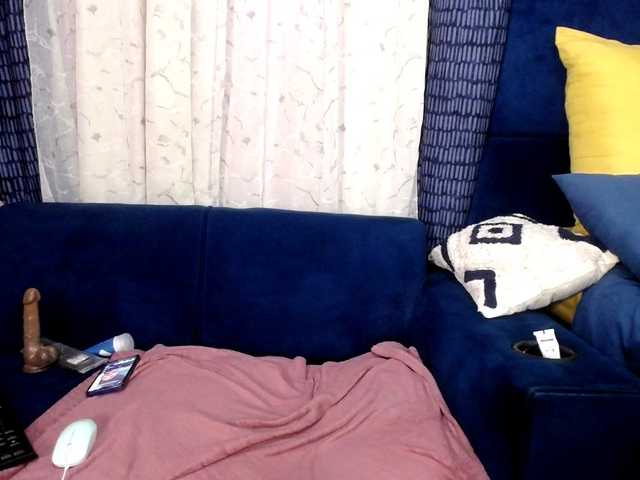 Live sex webcam photo for crystalbee #291216458