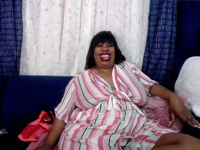 Live sex webcam photo for crystalbee #291944216