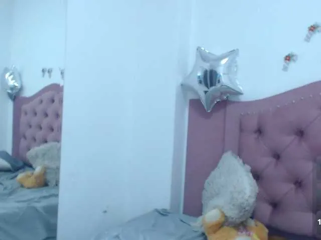 Live sex webcam photo for crystalhoneyy1 #290241642