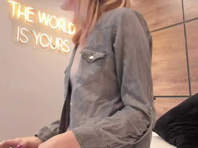 Live sex webcam photo for crystalmonroe #275816084