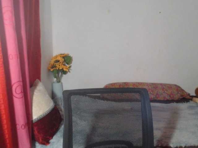 Live sex webcam photo for cumfactoryx #278024384