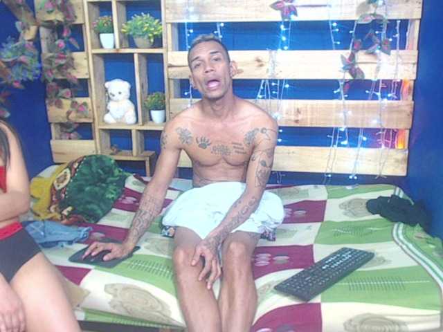 Live sex webcam photo for cuoplelatinse #271935123