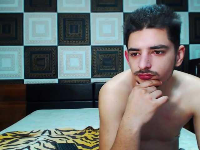 Live sex webcam photo for cuplu20 #271929690