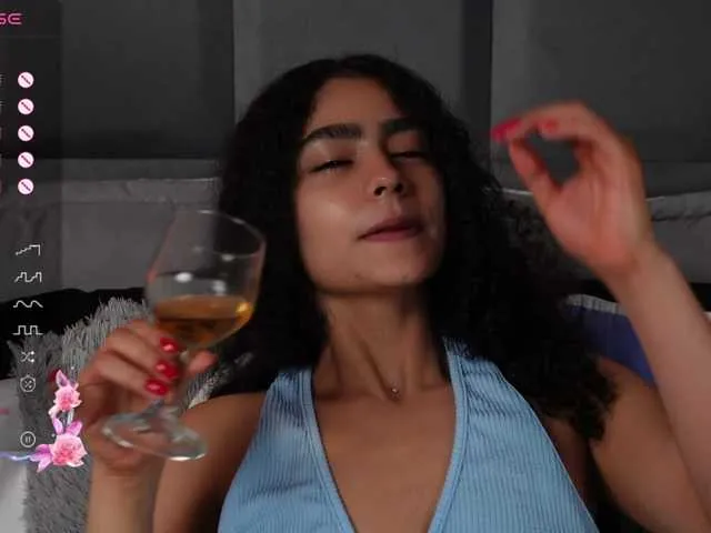 Live sex webcam photo for curlysexi #291236359