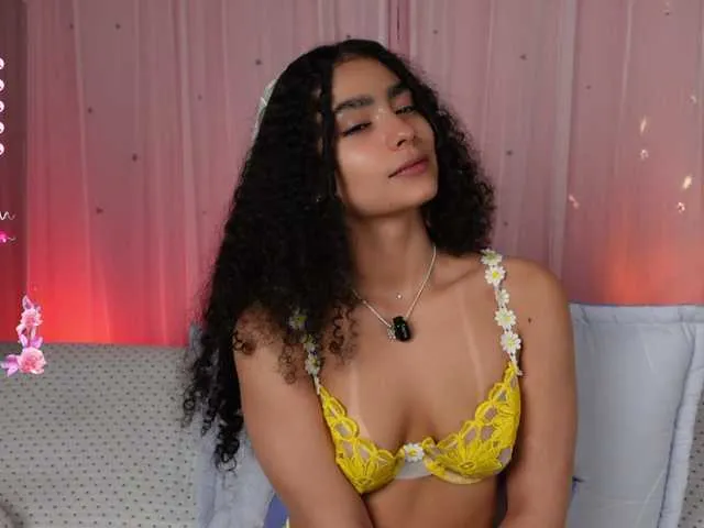 Live sex webcam photo for curlysexi #291470178