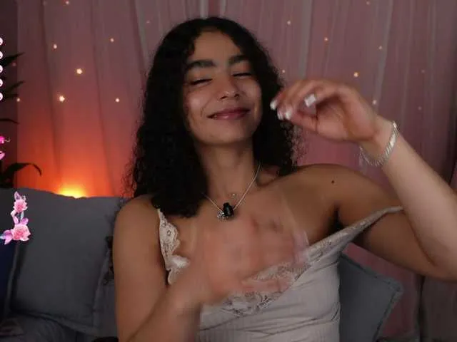 Live sex webcam photo for curlysexi #291560536