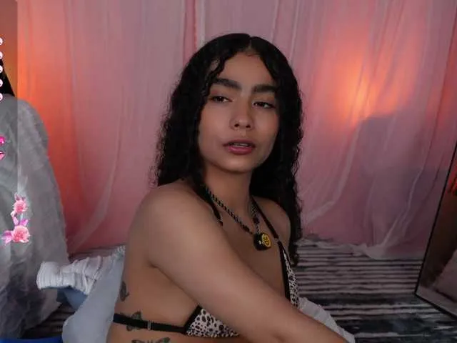 Live sex webcam photo for curlysexi #291678488