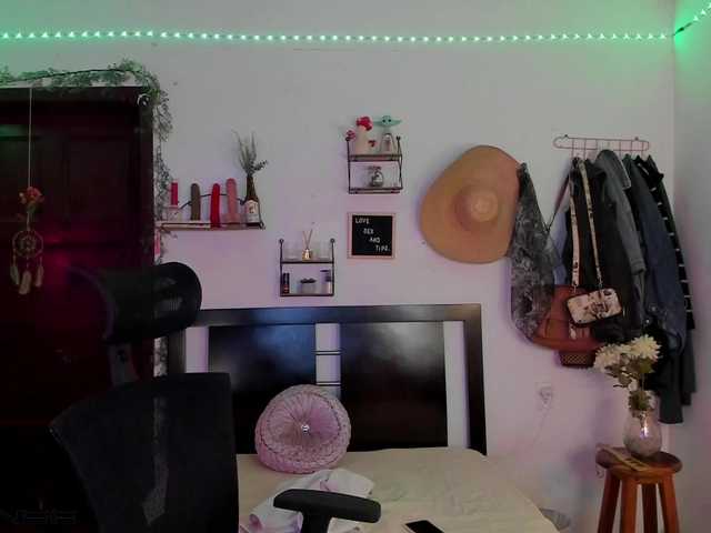 Live sex webcam photo for curlyvi #277673601