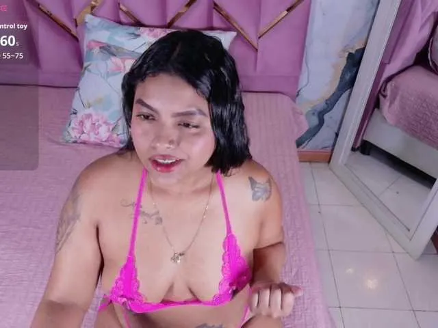 Live sex webcam photo for curvybrunnett #292475329