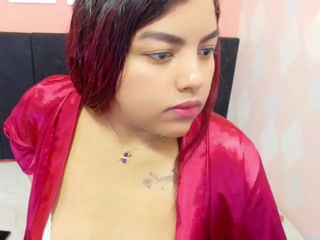 Live sex webcam photo for curvybrunnett #293237868