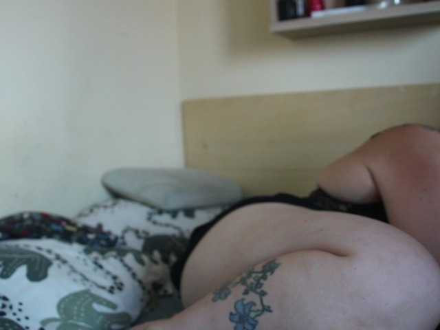 Live sex webcam photo for curvyemma #276082561