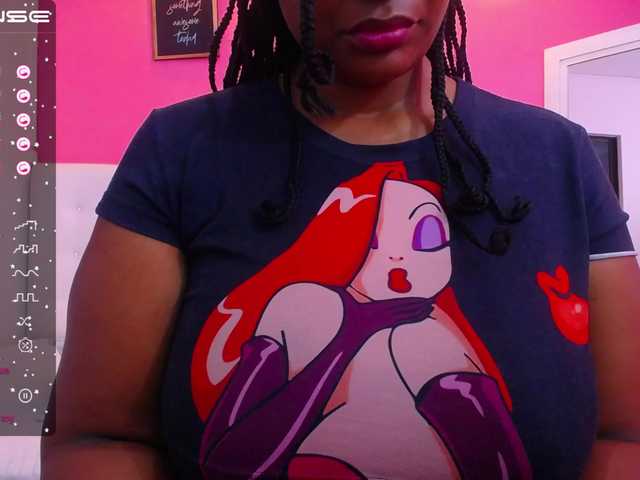 Live sex webcam photo for curvymommyy #275588359