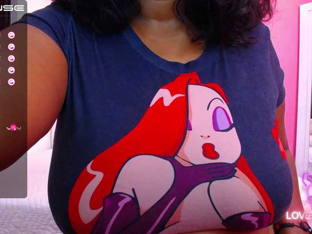 Live sex webcam photo for curvymommyy #275981221