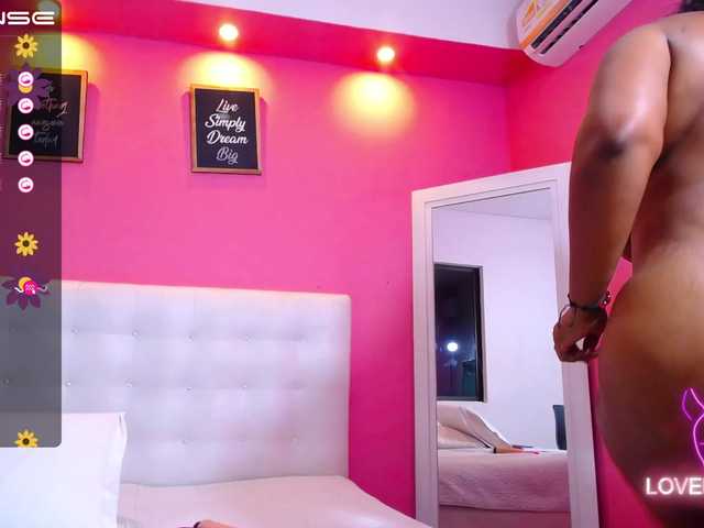 Live sex webcam photo for curvymommyy #276026546