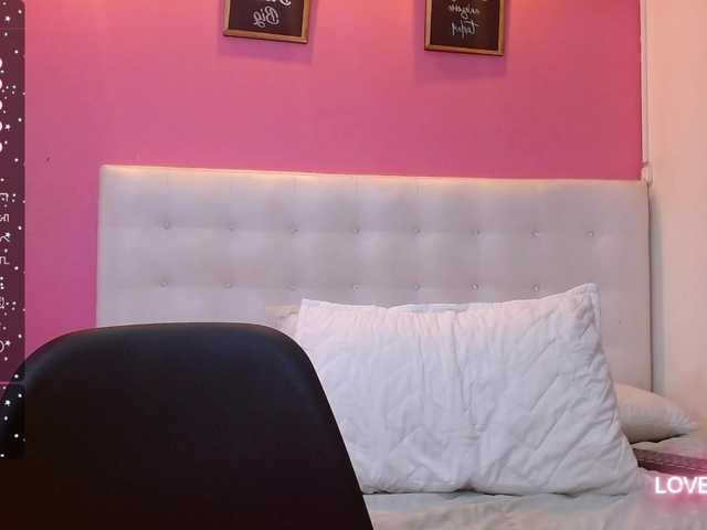 Live sex webcam photo for curvymommyy #276780995