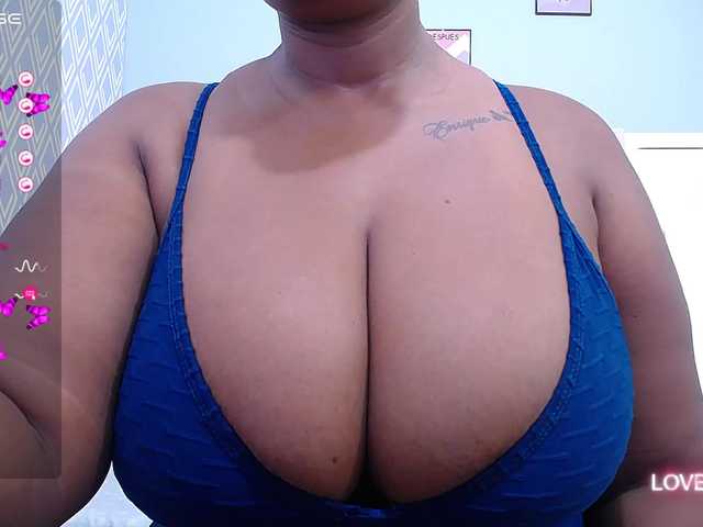 Live sex webcam photo for curvymommyy #276789188