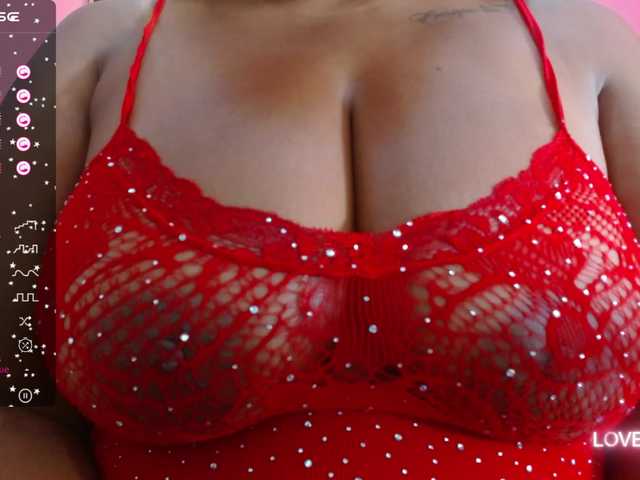 Live sex webcam photo for curvymommyy #277324256