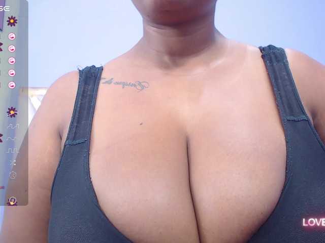 Live sex webcam photo for curvymommyy #278023526