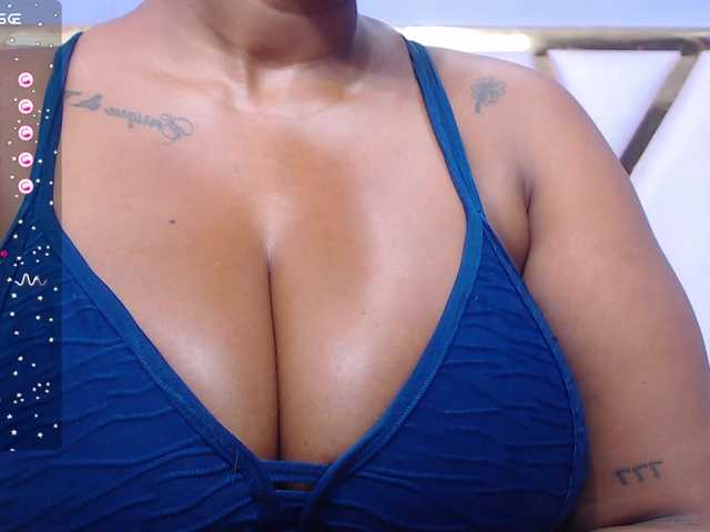 Live sex webcam photo for curvymommyy #278075125