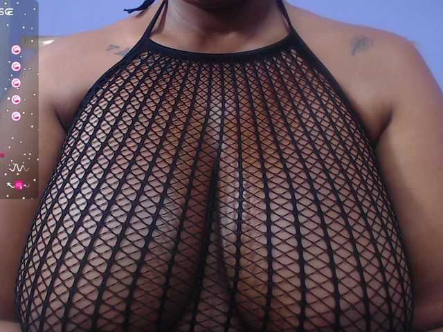 Live sex webcam photo for curvymommyy #278106772