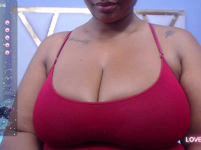 Live sex webcam photo for curvymommyy #288567932