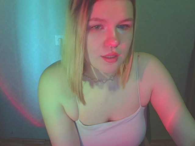 Live sex webcam photo for curvyxqueen #275653841