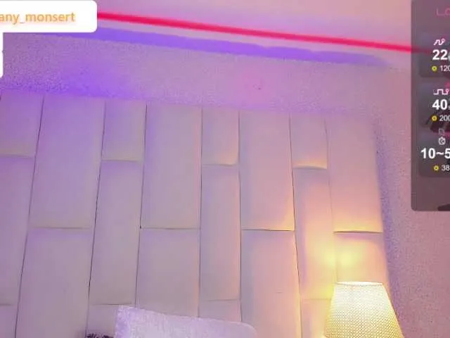 Live sex webcam photo for cute-estefany-19 #278085573