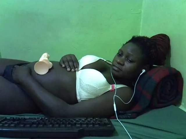 Live sex webcam photo for cute-liz #291760509