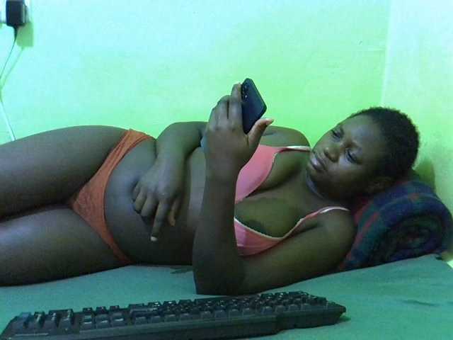 Live sex webcam photo for cute-liz #291903777