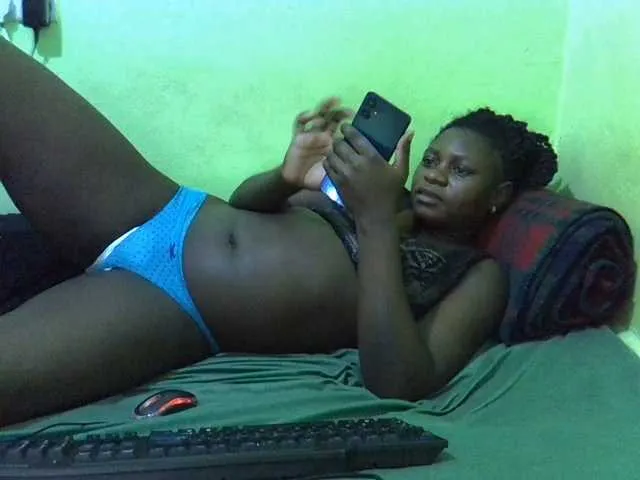 Live sex webcam photo for cute-liz #292163369