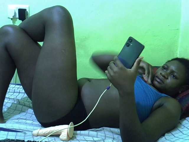 Live sex webcam photo for cute-liz #292363260