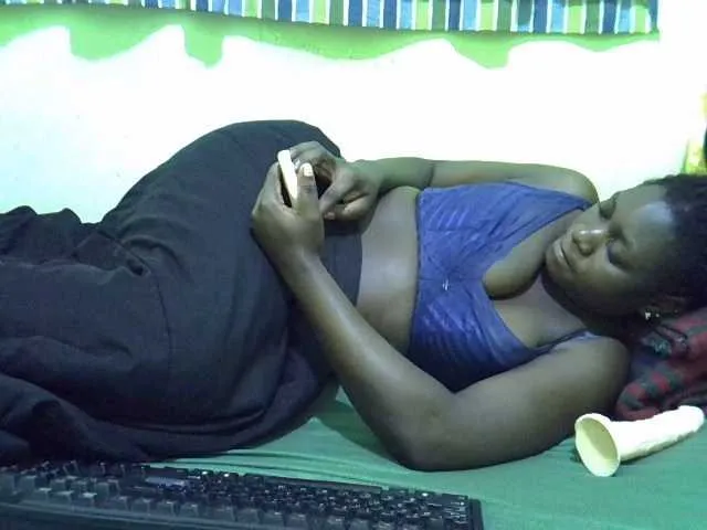 Live sex webcam photo for cute-liz #293122697