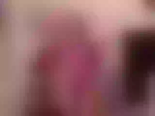 Live sex webcam photo for cutepetitee #292070623
