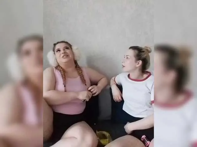 Live sex webcam photo for cutesmiles #292360762