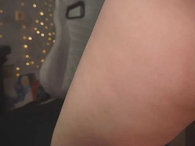 Live sex webcam photo for cutesoneckaaa #291452173