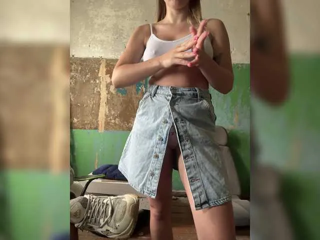 Live sex webcam photo for daddySgirl9 #291298880